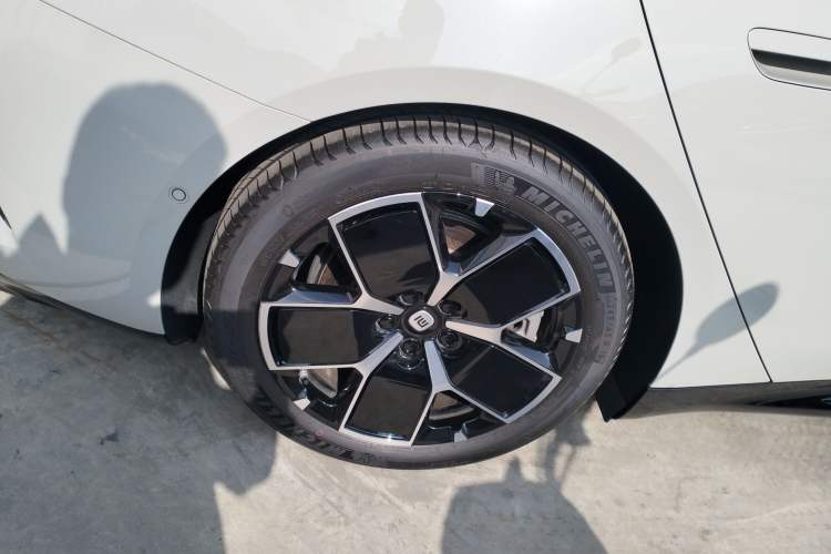 Used Xiaomi Auto SU7 2024 Rear-Drive Long-Range Intelligent Driving Version