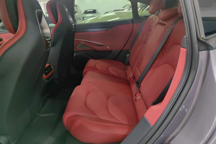 Used Xiaomi Auto SU7 2024 Rear-Drive Long-Range Intelligent Driving Version Left Rear Seat
