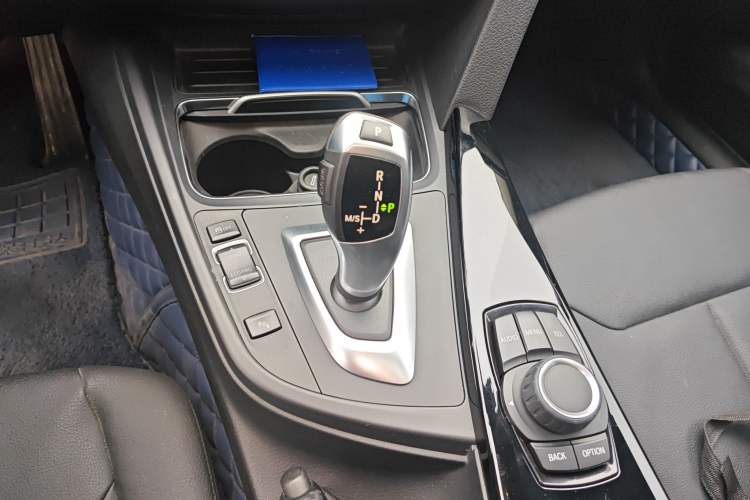 Used BMW 3 Series 2017 320Li Fashion Model Gear Lever
