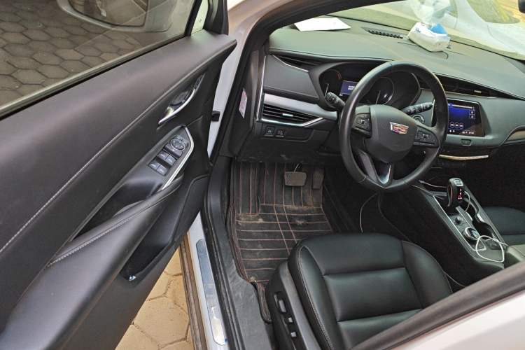 Used Cadillac XT4 2018 28T Two-Wheel-Drive Luxury Model