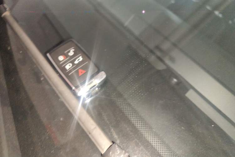 Used Land Rover Discovery 2019 2.0T SE