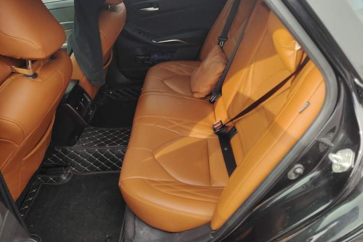 Used Toyota Avalon 2019 2.0L Ambition Edition China VI