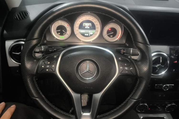 Used Mercedes-Benz GLK-Class 2013 GLK 300 4MATIC Dynamic Sunroof Model
