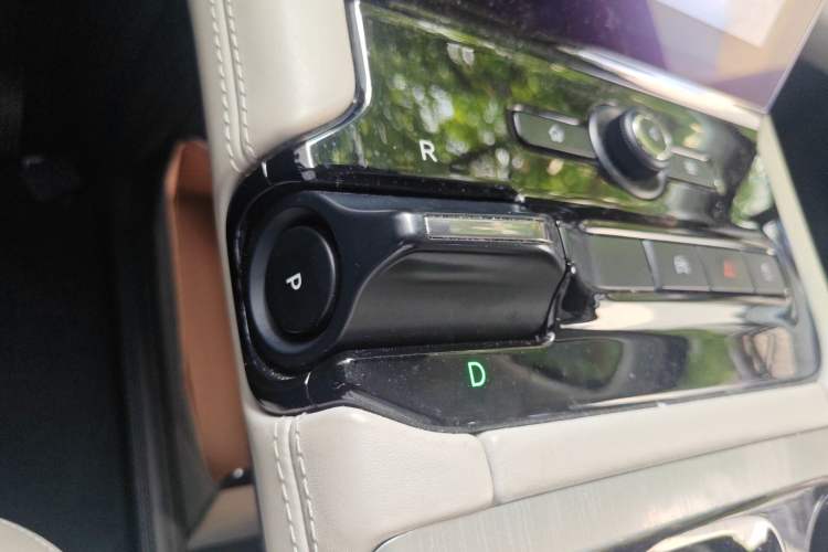 Used Nio ES8 2018 Founder Edition Gear Lever