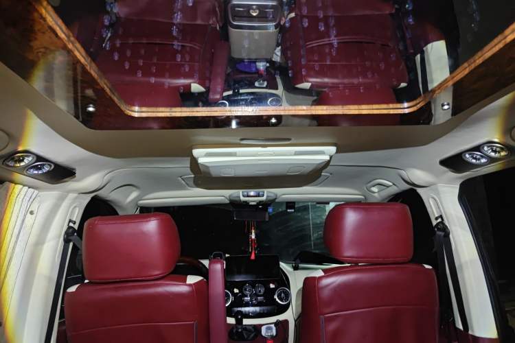 Used Mercedes-Benz Vito 2013 2.1T Elite Edition Headliner