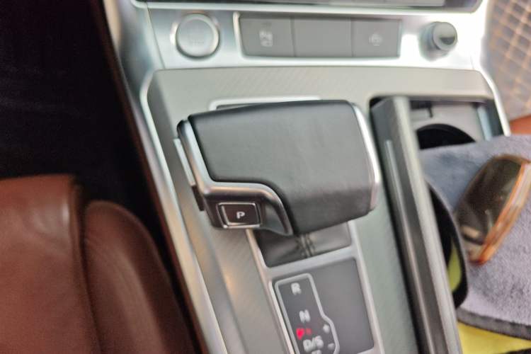 Used Audi A6L 2019 40 TFSI Luxury Prestige Edition Gear Lever