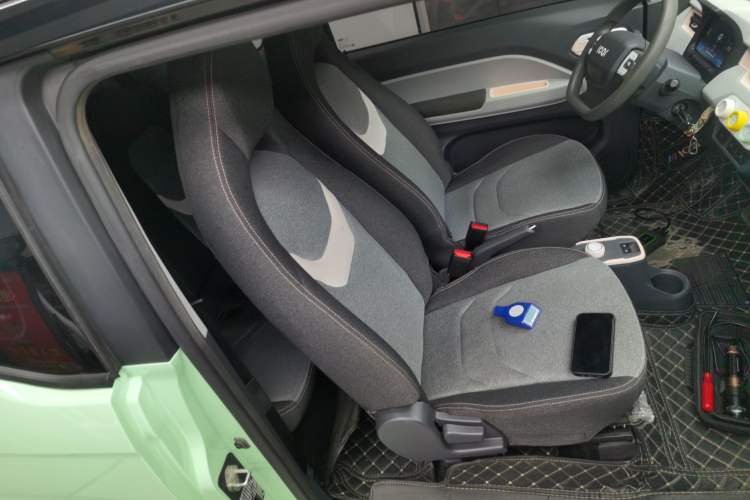 Used Chery QQ Ice Cream 2022 120km Conical Shape Lithium Iron Phosphate
