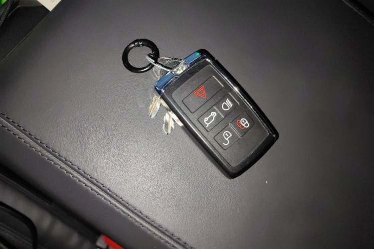 Used Land Rover Defender 2023 Facelift 110 3.0T P400 Dark Edition
