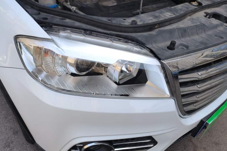 Used Haval H6 2018 Red-Label Sport Edition 1.5T Automatic Two-Wheel Drive Elite Model Right Front Headlight