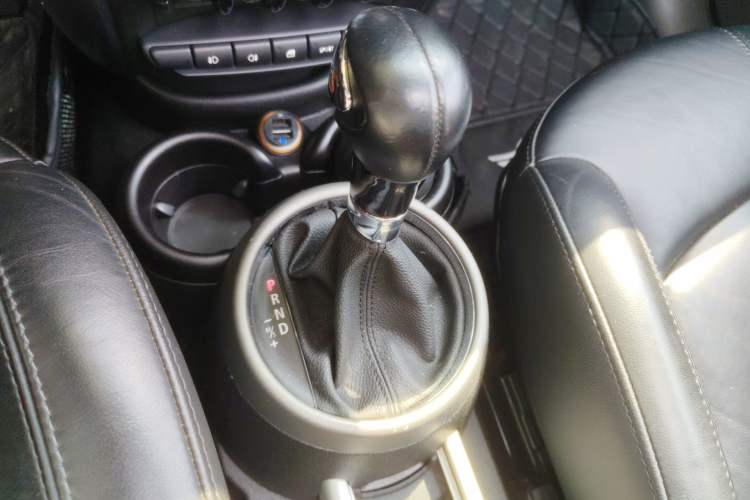 Used MINI Countryman 2011 1.6T COOPER S ALL4 Gear Lever