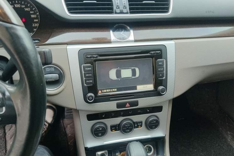 Used Volkswagen Magotan 2015 2.0 TSI Prestige Model Audio And AC Panel