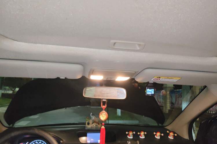 Used Honda CR-V 2015 2.4L two-wheel drive luxury version Headliner