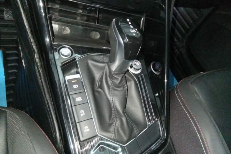 Used Volkswagen Tayron 2019 330TSI Two-Wheel Drive Luxury Model China VI Standard Gear Lever