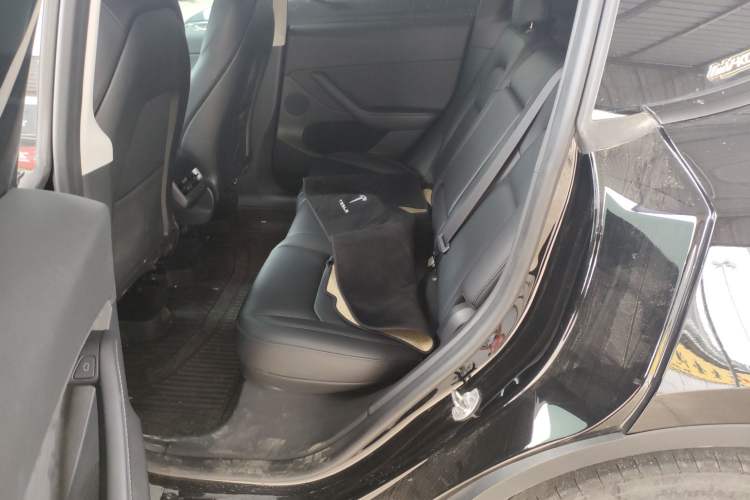 Used Tesla Model Y 2023 Rear-Wheel-Drive Version
