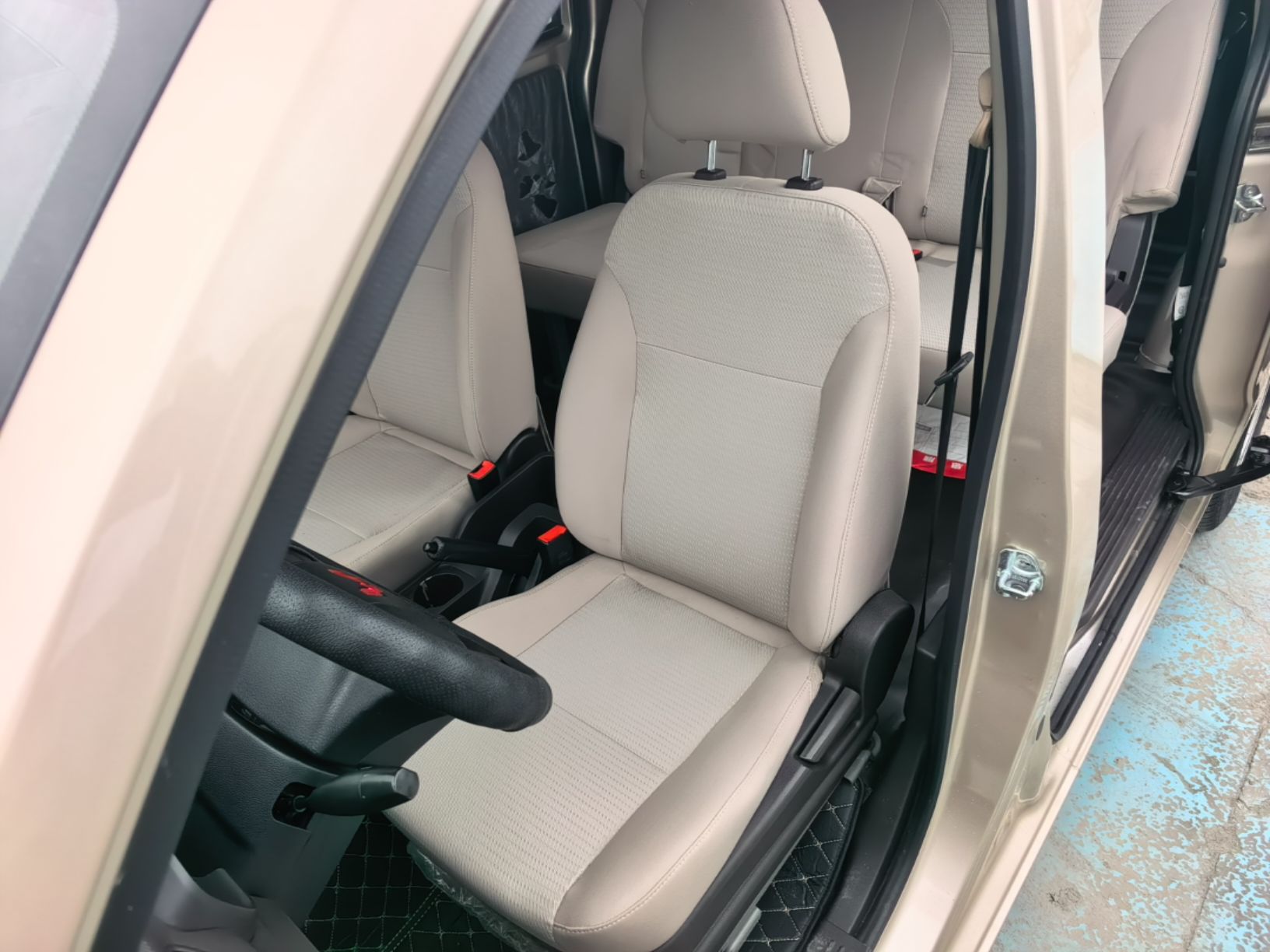 Interior delantero