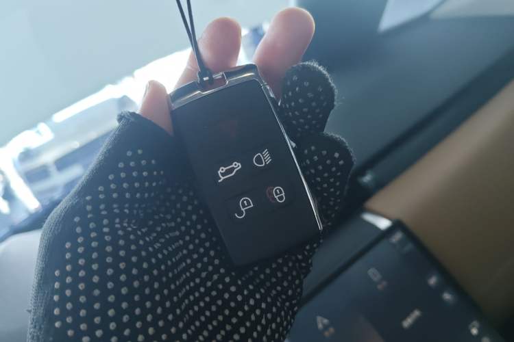 Used Land Rover Discovery Sport 2024 Luxury Custom Edition Vehicle Key