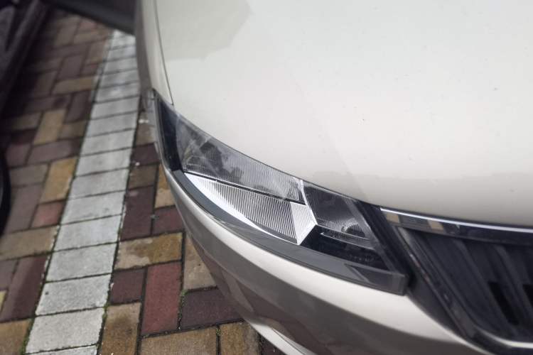 Used Skoda Rapid 2016 1.6L Manual Front-Wheel-Drive Version