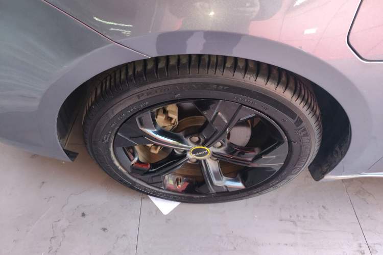 Used Roewe i6 MAX New Energy 2020 1.5T PHEV Cool & Stylish Skyroof Edition Left Front Wheel Hub