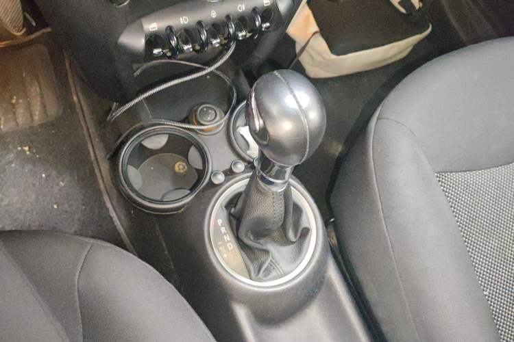 Used MINI 2011 1.6L ONE