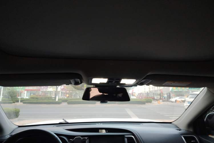 Used Toyota Highlander 2018 2.0T Four-Wheel Drive Prestige Version 7 Seats China VI Standard Headliner