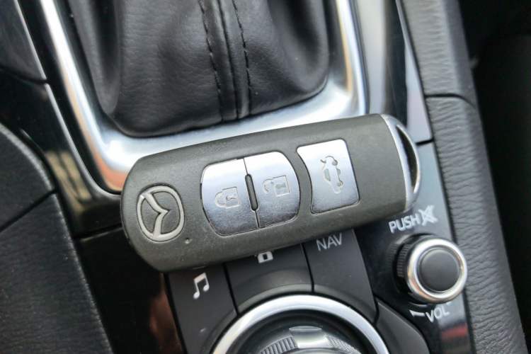 Used Mazda 3 Axela 2016 Sedan 1.5L Automatic Luxury Model
