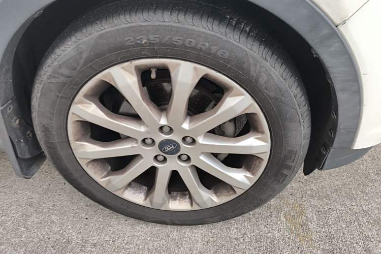 Used Ford Kuga 2015 1.5L GTDi Two-Wheel Drive Fashion Edition Right Front Wheel Hub