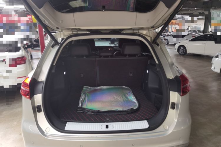 Used Hongqi HS5 2022 Restyled 2.0T Smart Connect Flagship All-Wheel-Drive Version Trunk