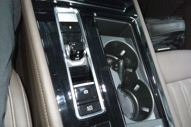 Used Volkswagen Viloran 2023 Facelift 330TSI Luxury Edition
