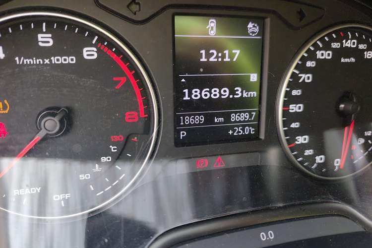 Used Audi Q2L 2023 35TFSI Fashion Dynamic Model Odometer Close Up