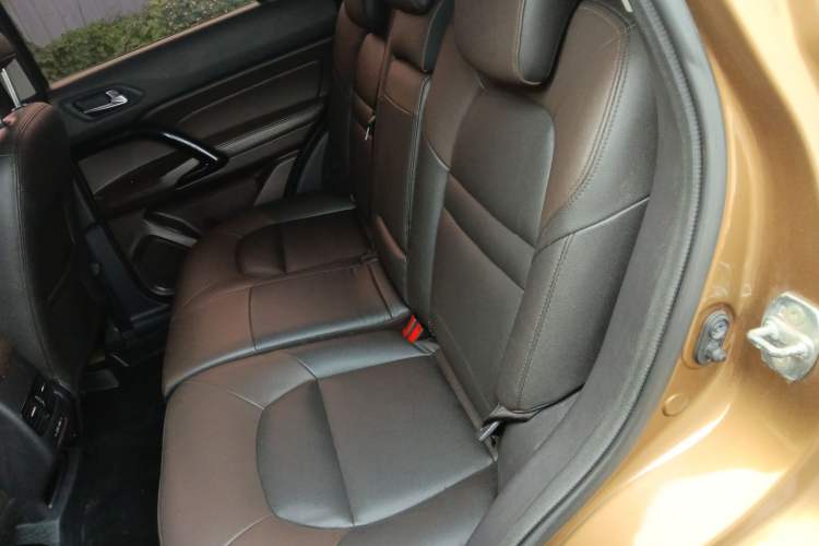 Used GAC Trumpchi GS4 2017 235T Automatic Two-Wheel Drive Elite Edition Left Rear Seat