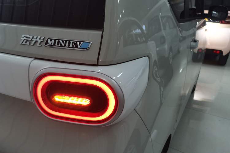 Used Wuling Hongguang MINIEV 2024 3rd Generation 215km Youth Edition Right Rear Taillight