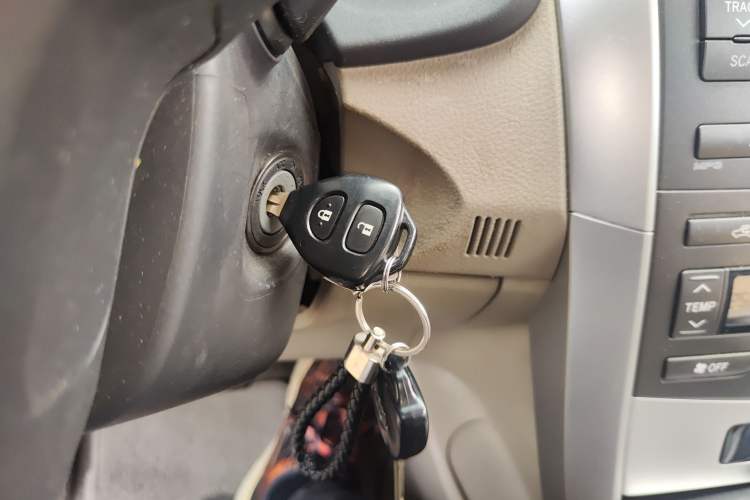 Used Toyota Corolla 2011 1.8L CVT GL-i Vehicle Key