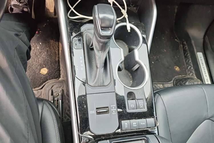 Used Toyota Highlander 2022 Dual-Engine 2.5L Four-Wheel Drive Prestige Version 7 Seats