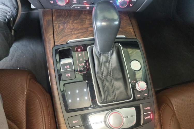 Used Audi A6L 2018 30th Anniversary Edition 45 TFSI quattro Luxury Model
