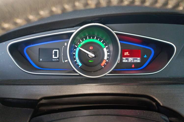 Used Roewe e550 2016 Flagship Edition Instrument Cluster