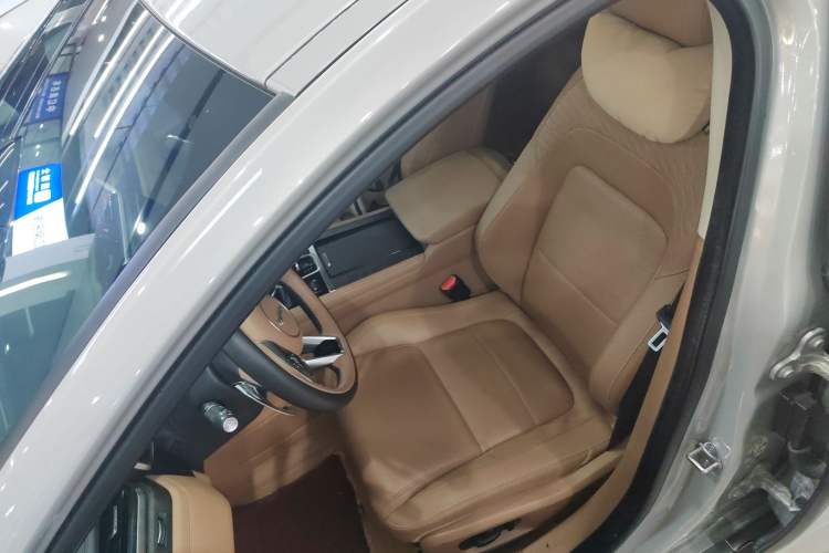 Used Jaguar XFL 2024 2.0T P250 Two-Wheel Drive Prestige Luxury Edition