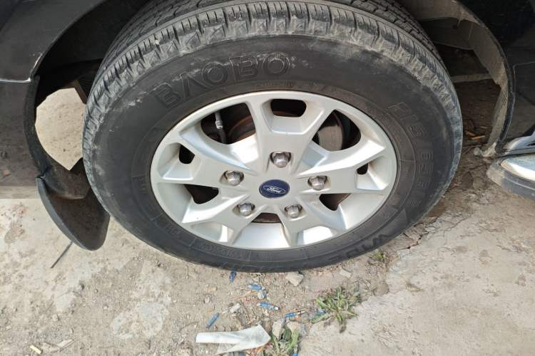 Used Ford Tourneo Custom 2017 2.0T Automatic Elite Edition Right Rear Wheel Hub