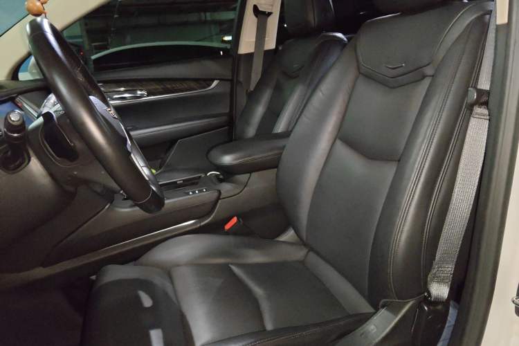 Used Cadillac XT5 2016 28T Four-Wheel Drive Luxury Model Left Front Seat