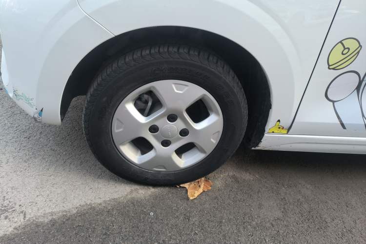 Used Roewe Clever 2021 302 km New Four-Seater Super-Efficient Version
