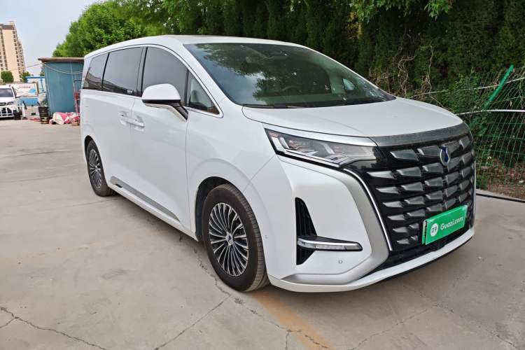 Used Denza D9 2022 DM-i 970 Four-Wheel Drive Flagship Model
