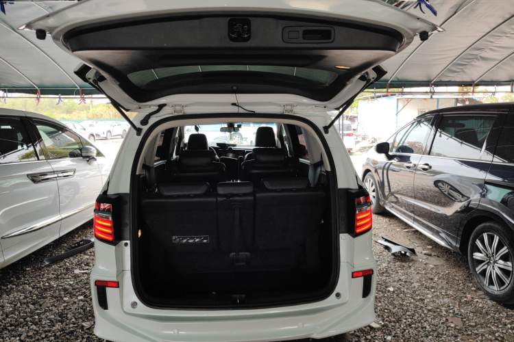 Used Honda Elysion 2016 2.4L Supreme Edition