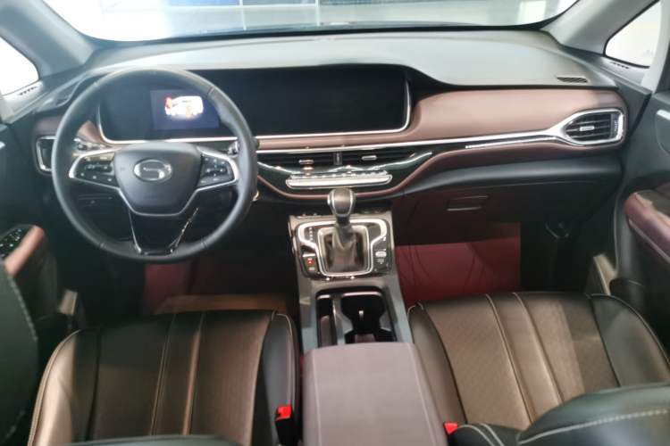 Used GAC Trumpchi M6 2021 270T DCT Prestige Edition (7-seater) Center Console