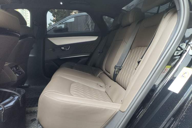 Used BYD Han 2024 EV Glory Edition 605KM Front-Wheel-Drive Premium Model