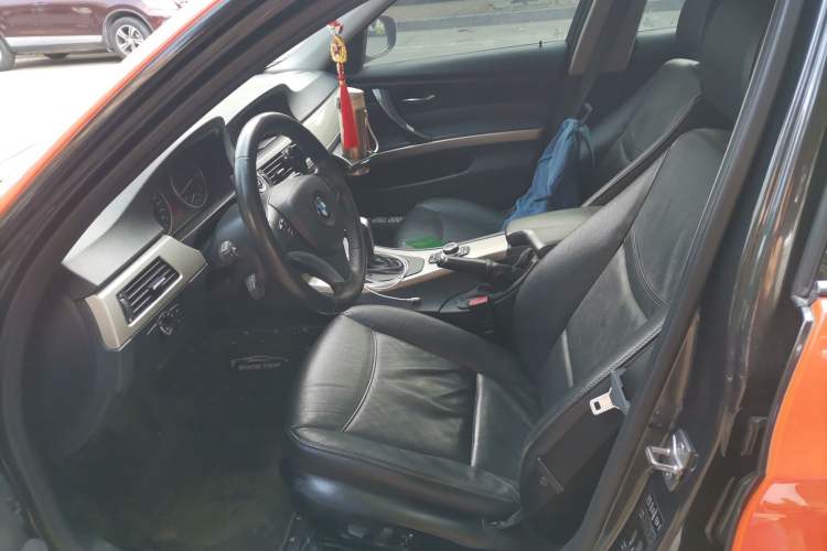 Used BMW 3 Series 2012 320i Luxury Edition Left Front Seat