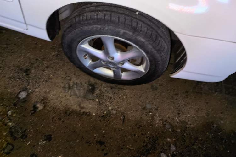 Used Toyota Corolla EX 2011 1.6L Automatic Luxury Edition Right Front Wheel Hub