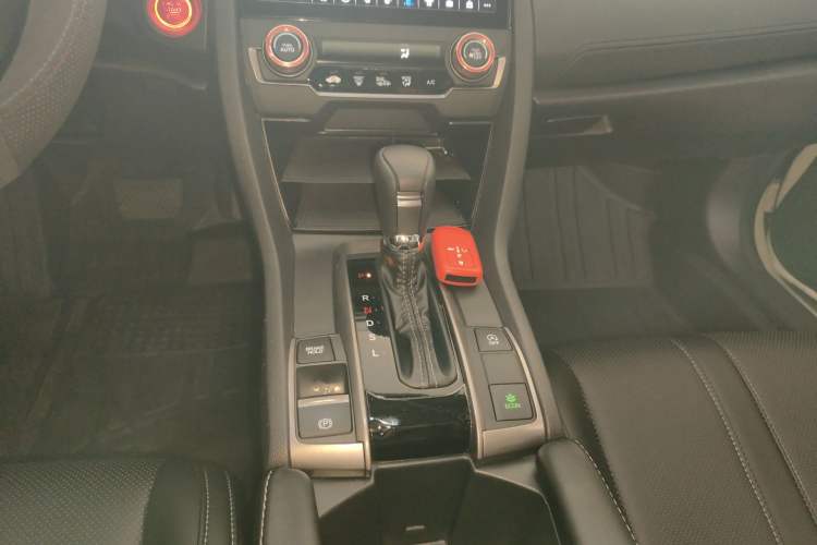 Used Honda Civic 2021 HATCHBACK 220TURBO CVT New Trendsetter