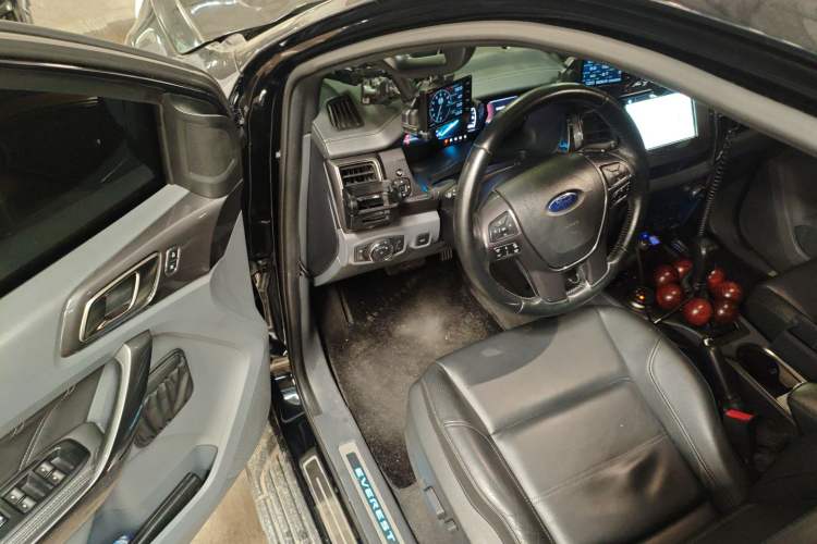 Used Ford Everest 2017 2.0T Gasoline Automatic 4x4 Flagship Edition 7 Seats