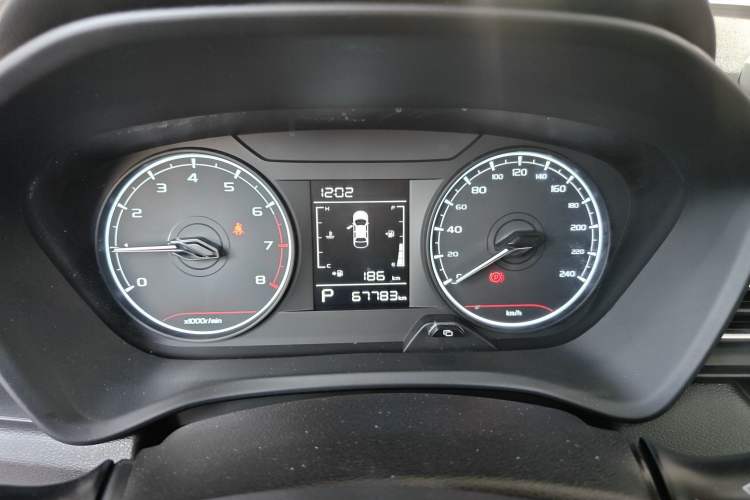 Used Geely Auto Vision X3 2021 PRO 1.5L CVT Deluxe Model
