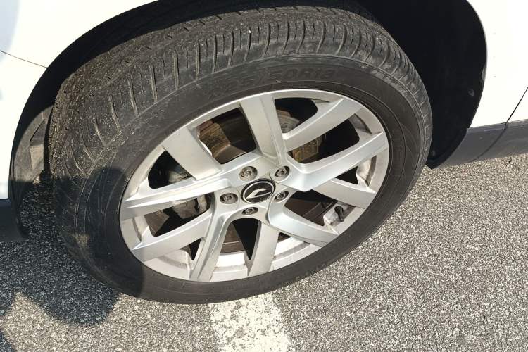 Used Jetta VS7 2023 280TSI Automatic Trend Edition Left Front Wheel Hub