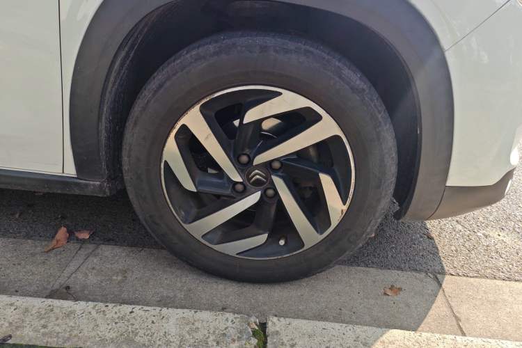 Used Citroen C3-XR 2015 1.6L Automatic Pioneer Model Right Front Wheel Hub